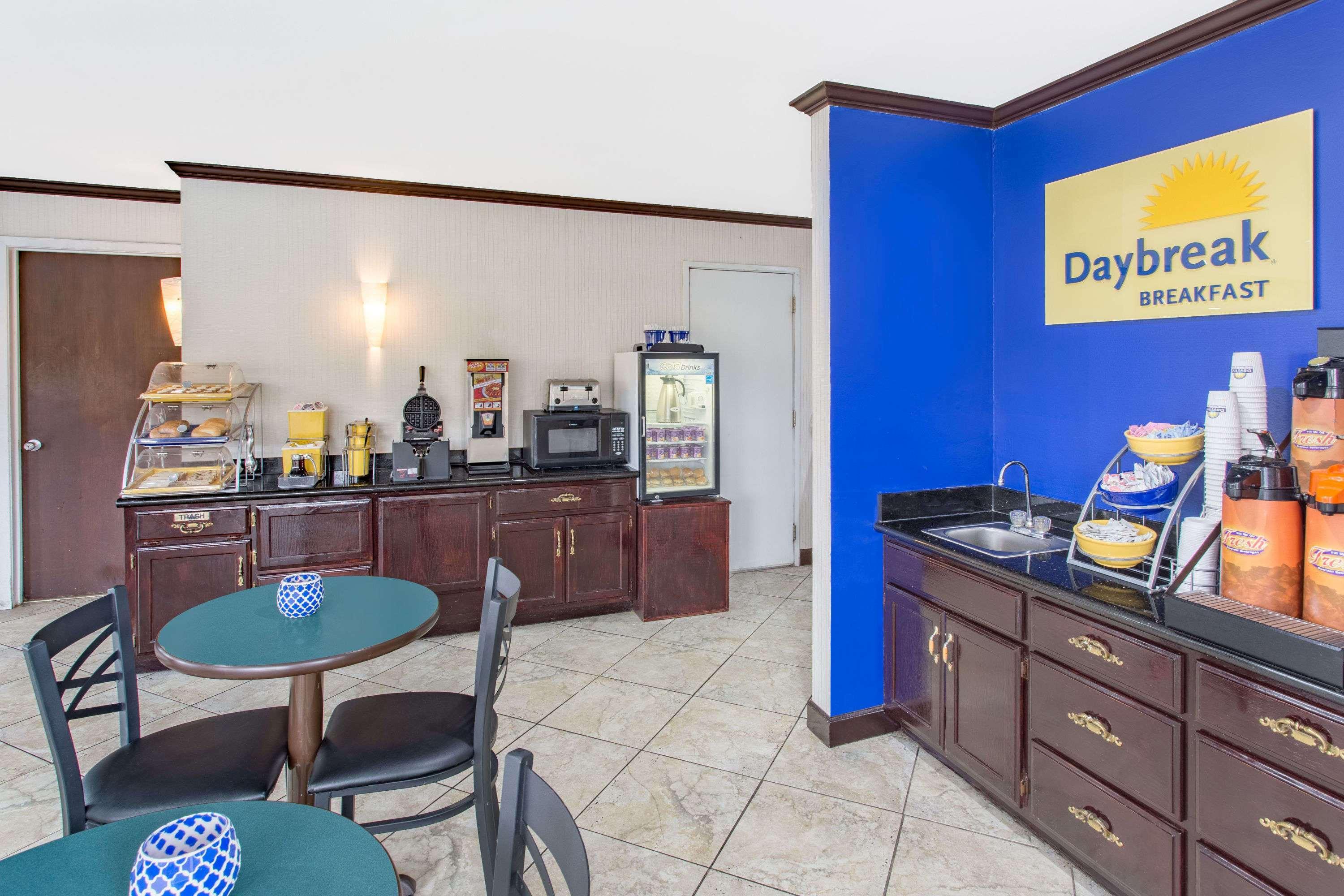 Quality Inn & Suites Monticello ภายนอก รูปภาพ