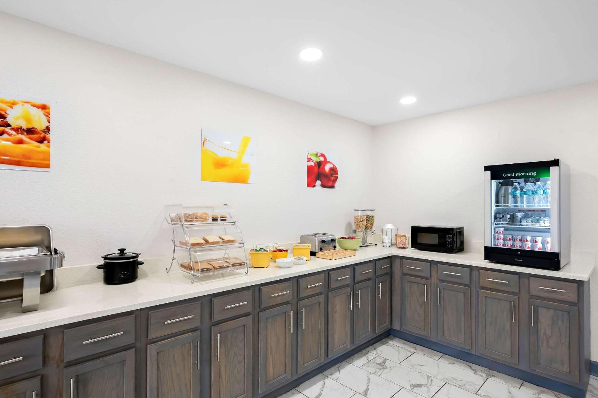 Quality Inn & Suites Monticello ภายนอก รูปภาพ
