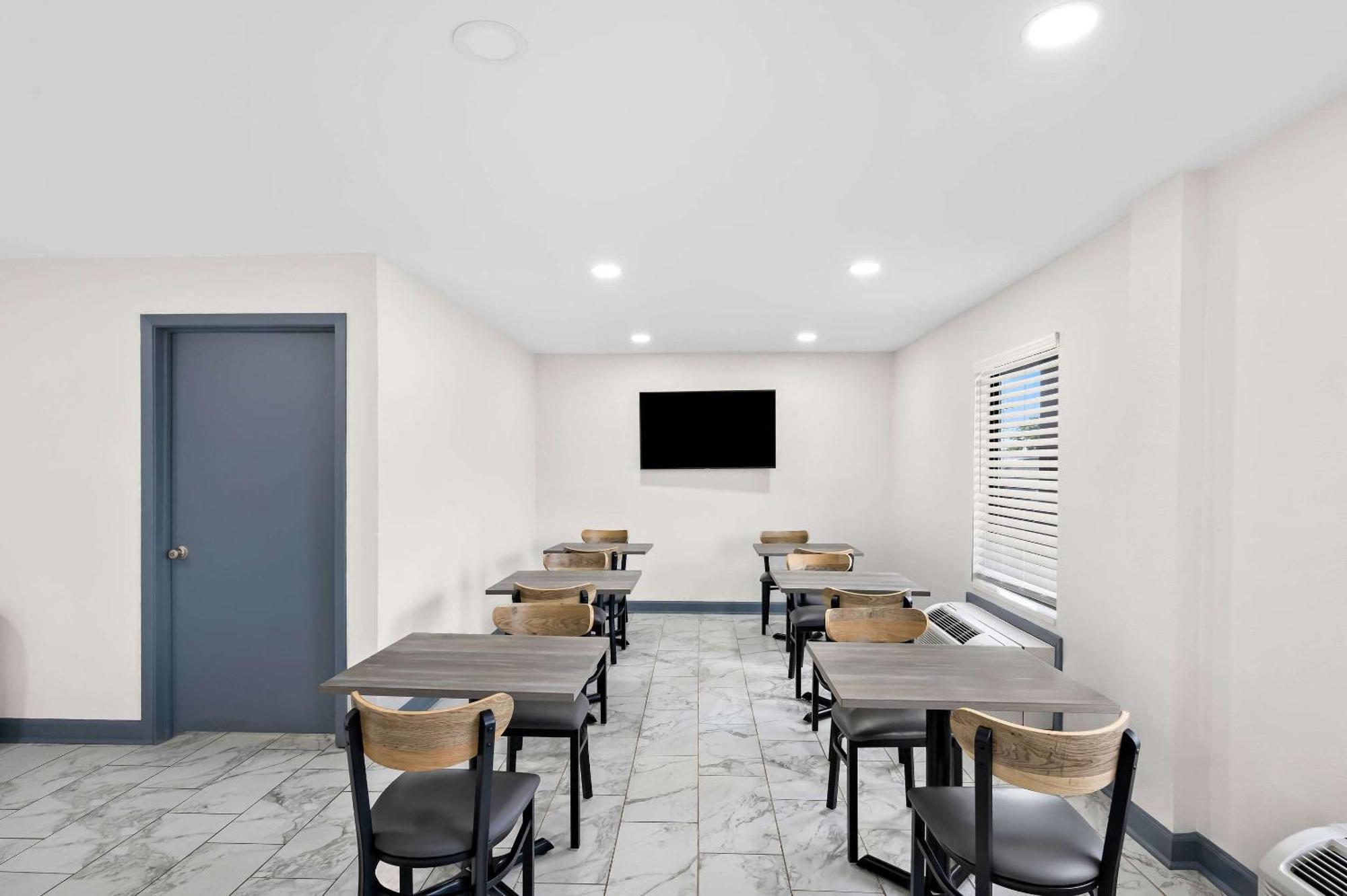 Quality Inn & Suites Monticello ภายนอก รูปภาพ