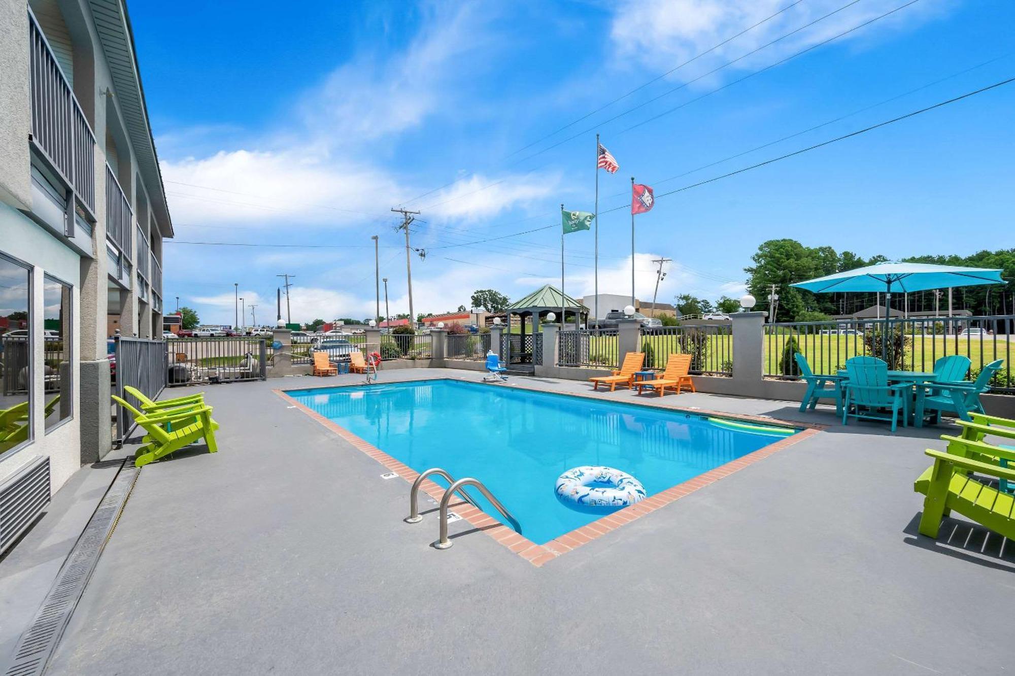 Quality Inn & Suites Monticello ภายนอก รูปภาพ
