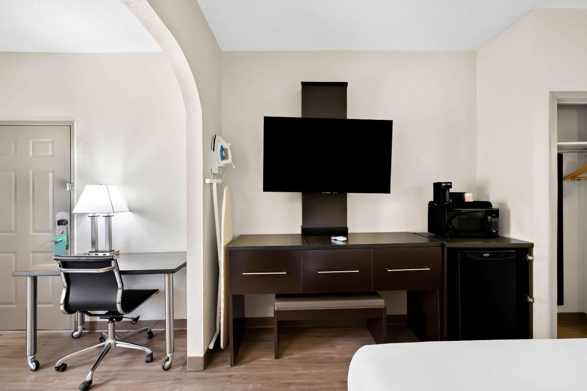 Quality Inn & Suites Monticello ภายนอก รูปภาพ