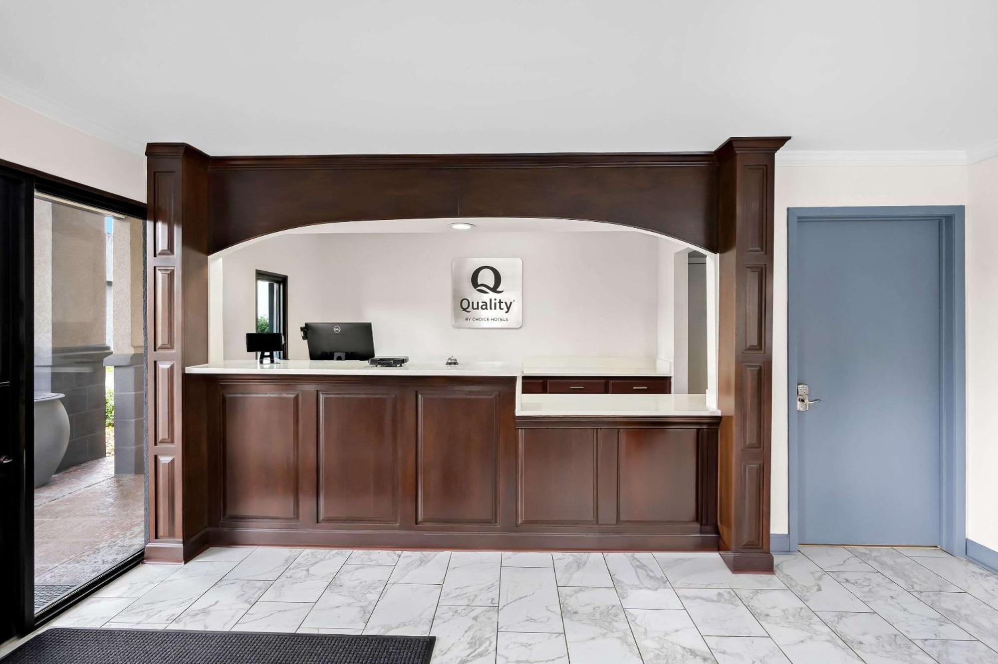 Quality Inn & Suites Monticello ภายนอก รูปภาพ