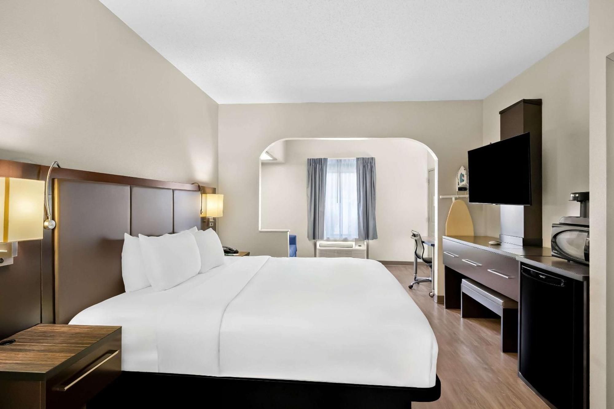 Quality Inn & Suites Monticello ภายนอก รูปภาพ
